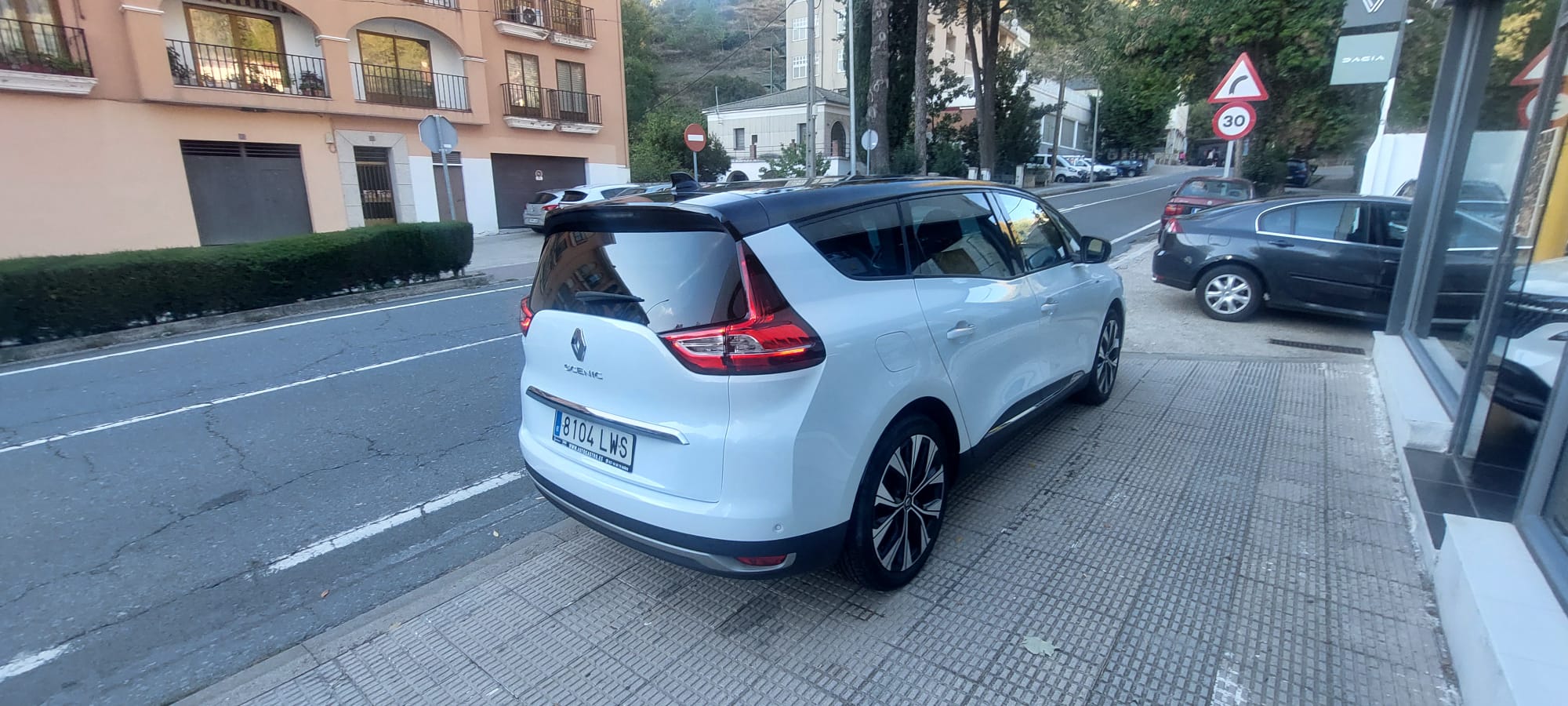 Renault Grand Scenic 1.3 TCE 140CV miniatura 7